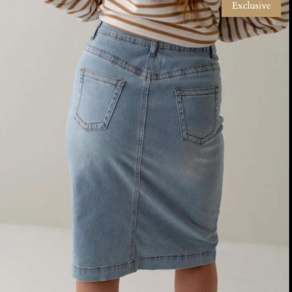 Modest Leah Main Street Except Blue Midi Denim Pencil Skirt Women’s size 6 - Picture 2 of 5